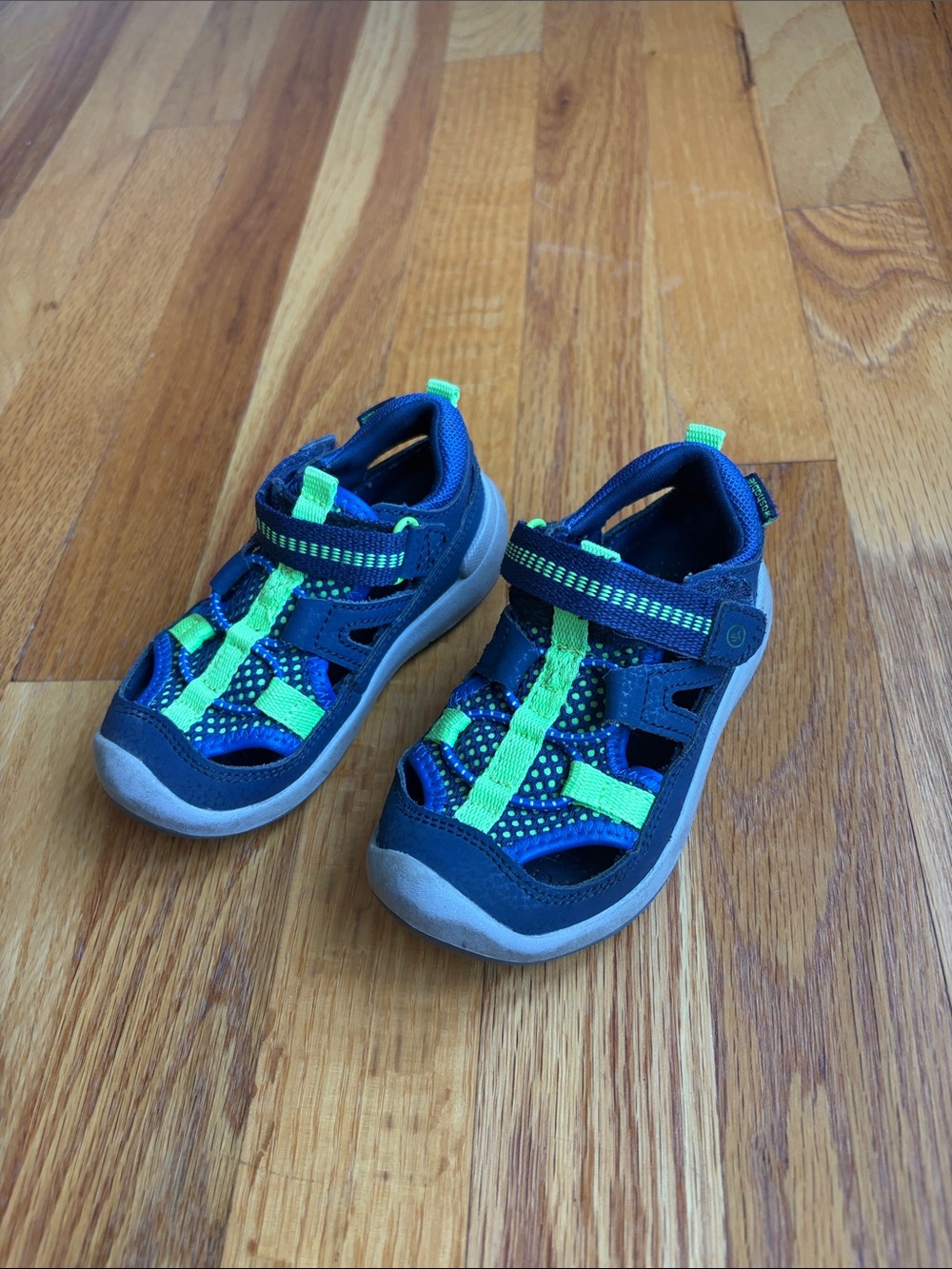 Stride Rite sneaker sandals 5W